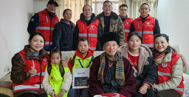 临澧县退役军人事务局开展陪老兵迎新年志愿服务活动