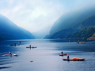 仙阳湖忙碌的渔夫
