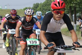 2017环中国国际公路自行车赛澧县赛段开赛在即 200余名车友昨日抢先过瘾