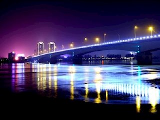 夜色中的沅水一桥
