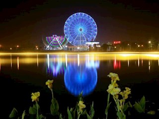 丁玲公园摩天轮