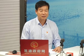 繁荣文化体育事业