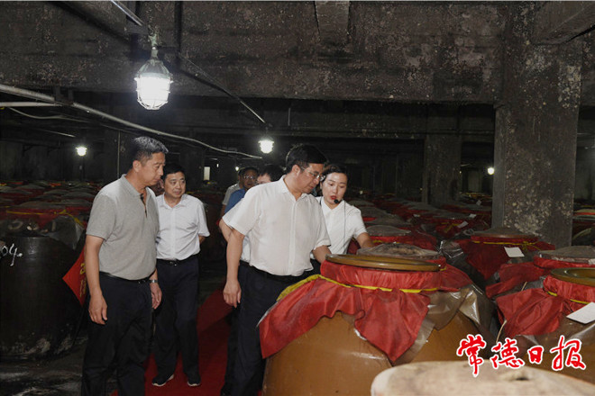 邹文辉到常德经开区调研时强调：伴随企业成长 抢抓产业机遇 为开放强市产业立市做出更大贡献