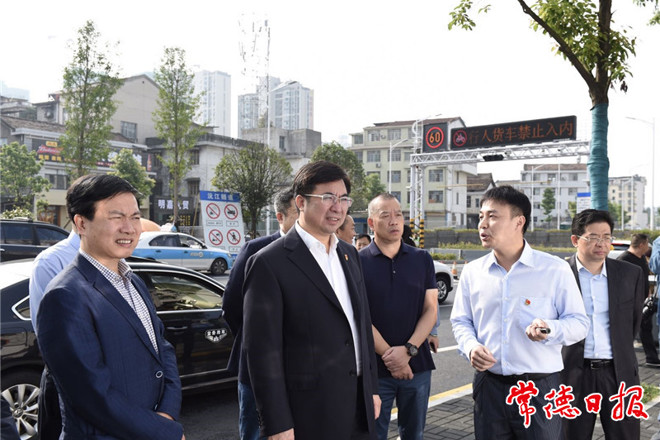 邹文辉调研城建工作时指出：坚持以人民为中心 努力打造精致城市宜居城市