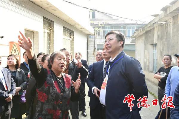 邹文辉等驻武陵区市人大代表专题调研旧城改造工作：依法有序实施旧城改造 不断推动民生改善