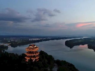 登顶桃源山