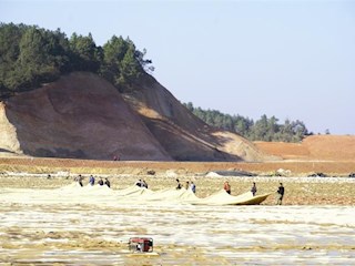 【经济】鼎城区石板滩镇石煤矿区