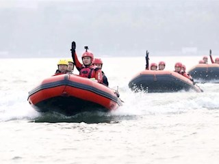 柳叶湖水域救援突击队进行水上救援演练