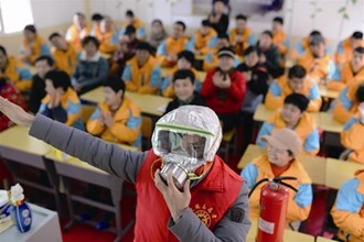 【社会】武陵区体育东路社区消防知识课活动