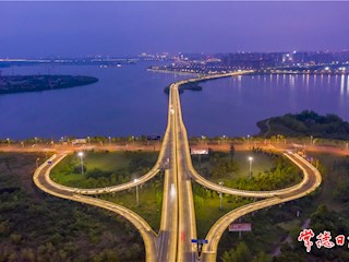 俯瞰泉水桥