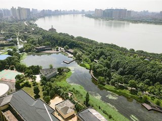 沅水两岸，绿意盎然