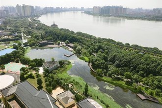 沅水两岸，绿意盎然