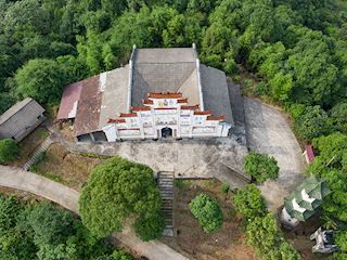 风雨仙山庙