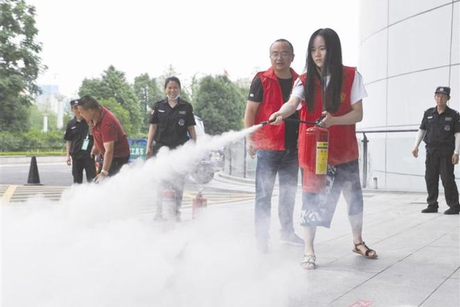 市城市公用资产经营管理有限公司开展消防安全知识培训活动