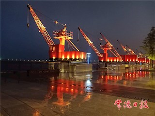 老码头风光带雨后夜色