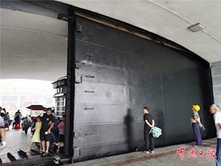 沅江水位上涨 诗墙四阁闸门关闭