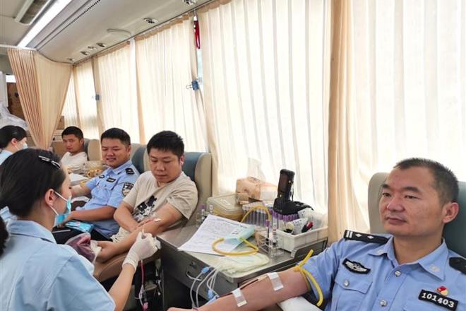 市公安局武陵分局 开展无偿献血活动