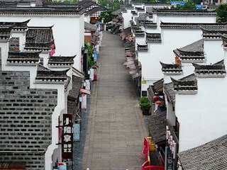 “休眠”中的常德河街迎来第十二次终末消毒作业
