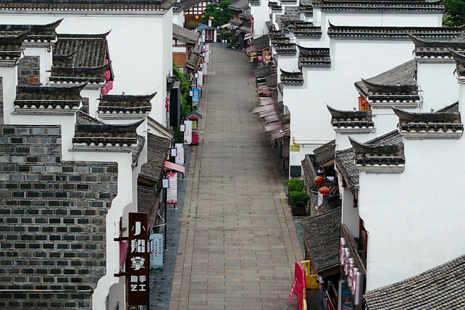 “休眠”中的常德河街迎来第十二次终末消毒作业