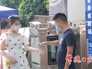 市三中为市直学校12-14岁新冠疫苗接种学生提供优质服务