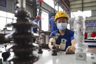 抓防疫 保生产