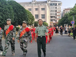 金凤街道3名大学生应征入伍
