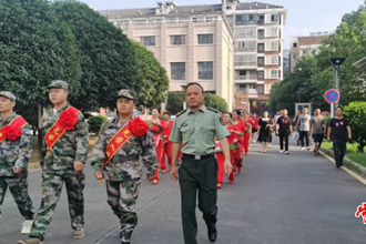 金凤街道3名大学生应征入伍