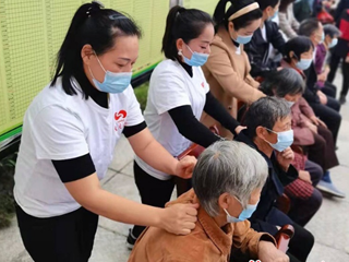 爱心志愿者赴桃源盘塘送祝福