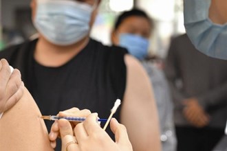 武陵区丹阳街道卫生服务中心接种“加强针”