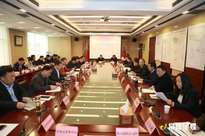 周振宇在市交通运输局调研时强调：聚焦打造“两个枢纽”加快构建对外交通大通道