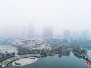 【摄影报道】大雾笼罩常德 桃花源里的城市仿佛多了些“仙气”