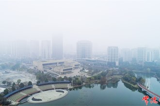 【摄影报道】大雾笼罩常德 桃花源里的城市仿佛多了些“仙气”