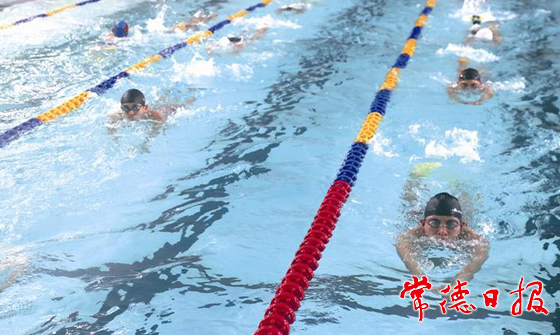 【社会】常德市体育运动学校游泳队备战第十四届省运会