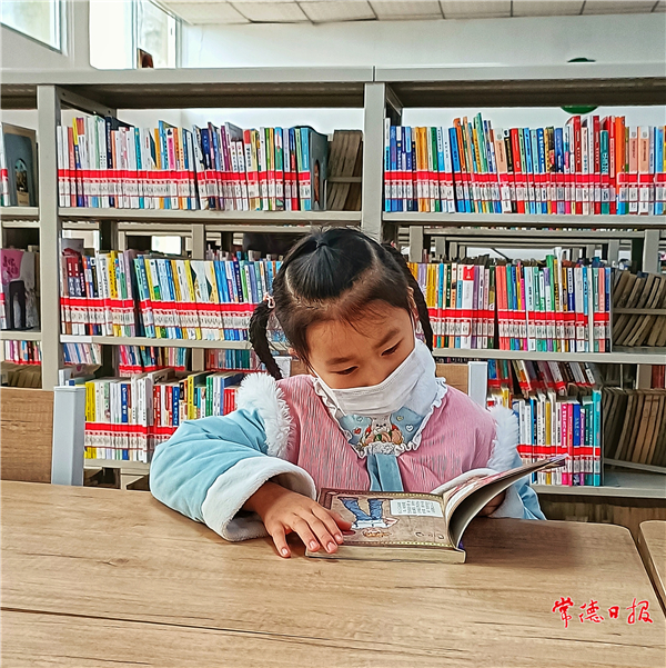 杨友如-宝宝爱看书-1.jpg