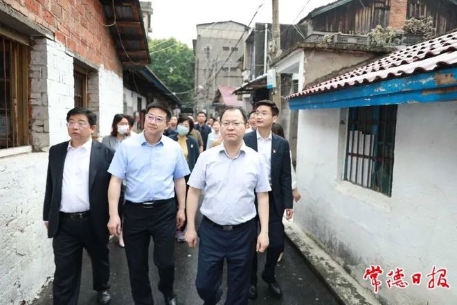 周振宇在全市自建房安全整治工作第二次现场推进会上强调：扎实推进自建房安全专项整治 坚决守住安全发展底线