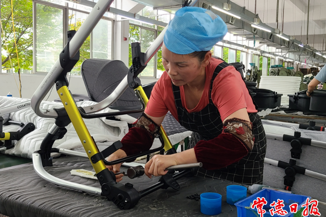 【摄影报道】工业企业生产忙