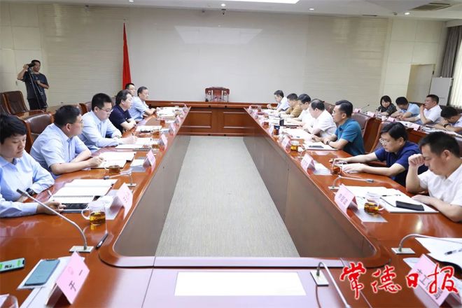 周振宇调度中联重科在常战略合作项目推进工作指出：为培育先进装备制造 千亿产业提供强力支撑