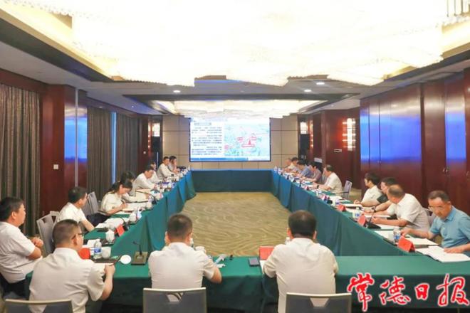 宜昌市政府考察团来常对接宜常铁路项目