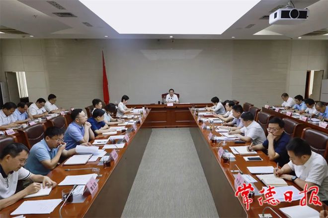 我市立项争资专题调度会强调 千方百计争取项目资金 把政策的“含金量”转化为发展的“实物量”