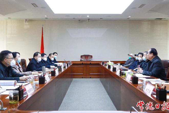 市政府就《政府工作报告（征求意见稿）》征求老干部意见和建议