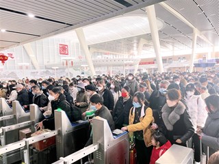 【社会】常德火车站迎来春运返程高峰
