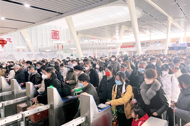 【社会】常德火车站迎来春运返程高峰