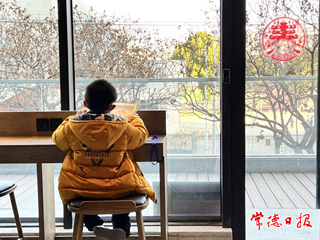 【摄影报道】假期觅书香 乐享好时光
