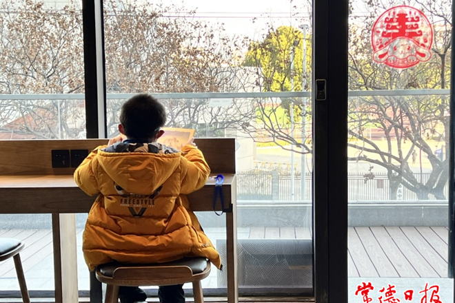 【摄影报道】假期觅书香 乐享好时光