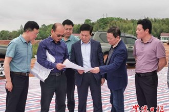 市领导专题协调益常高速公路扩容工程常德段征拆工作时要求：与当地群众共同协商 共同维护良好的施工环境