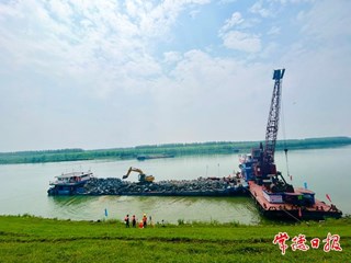 【图片新闻】洞庭湖重点垸堤防加固工程建设正酣