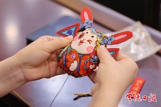 【我们的节日·端午】绣香囊、做艾条 丁玲纪念馆端午节活动仪式感满满