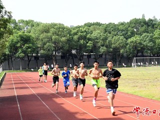 【摄影报道】高温“烤”验下的常德健儿——市体育运动学校夏训备赛掠影