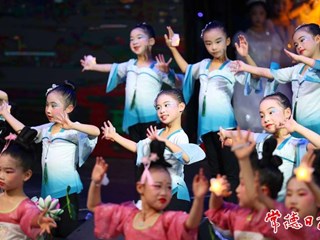 【摄影报道】童趣迎新年