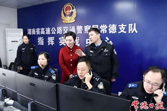 市领导检查春运服务保障与安全生产工作